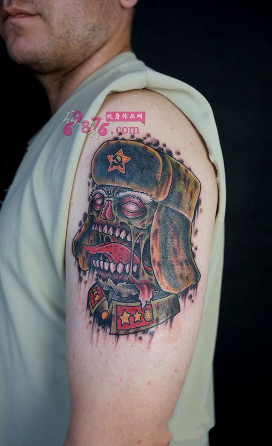 另类骷髅雷锋手臂纹身图片
