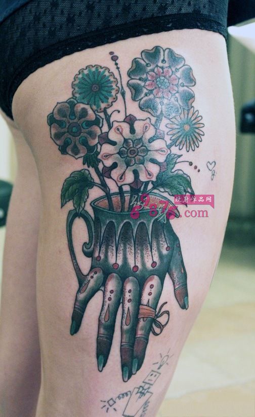 玫瑰手花瓶创意纹身图片