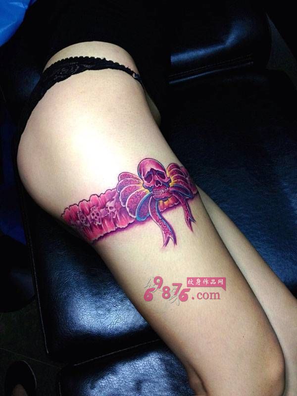 性感骷髅蕾丝大腿纹身图片