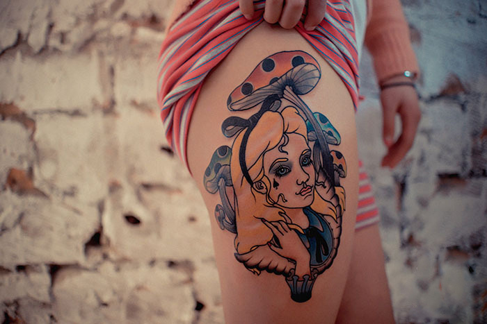 性感美女肖像大腿时尚纹身图片