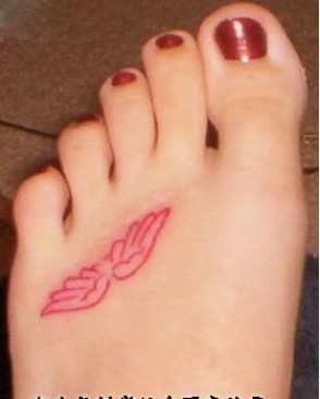 美女脚部清新小翅膀纹身图图片