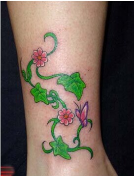 美女脚部绿色花藤纹身小图案图片