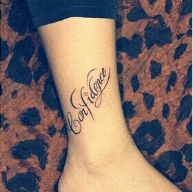 女生腿部清新英文纹身效果图图片