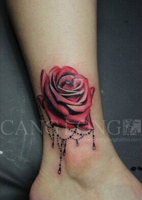 女生小腿唯美时尚的彩色玫瑰纹身图图片