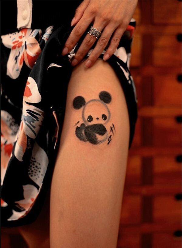 一款腿部熊猫纹身图案图片