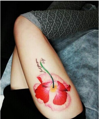 腿部好看漂亮的罂粟花纹身图案图片