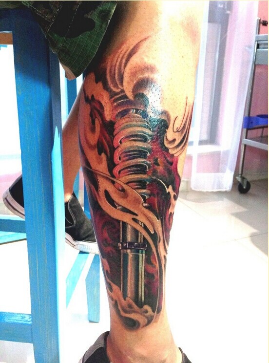 腿部3D机械纹身图案图片
