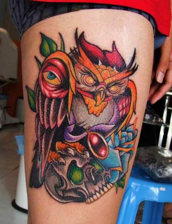 女性腿部骷髅头猫头鹰纹身图案图片