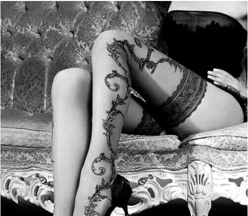 女性性感腿部藤曼蕾丝纹身图片欣赏图片