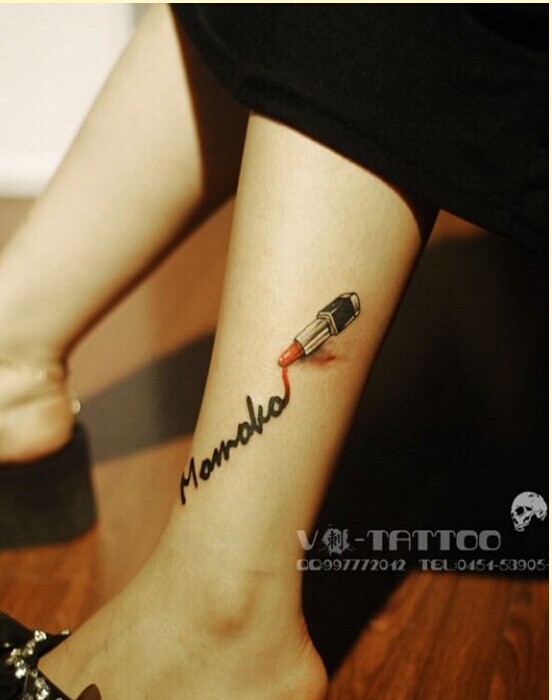 时尚女性漂亮腿部个性口红纹身图案图片