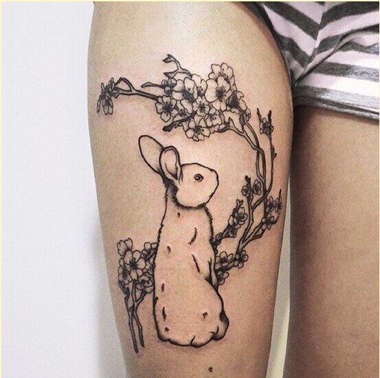 美女个性腿部兔子纹身图片图片