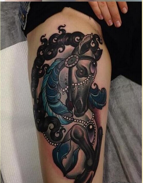 个性腿部十二生肖马纹身图案欣赏图片