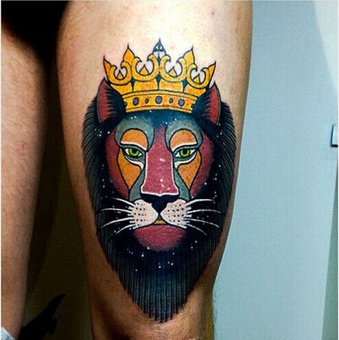 时尚腿部个性狮子皇冠纹身图案图片
