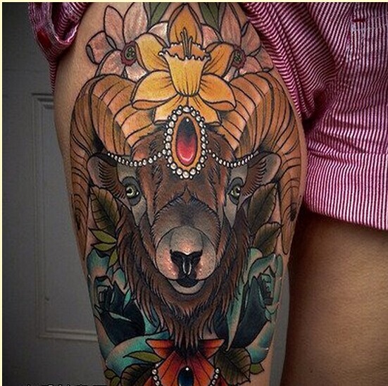 时尚女性腿部个性羚羊纹身图案图片