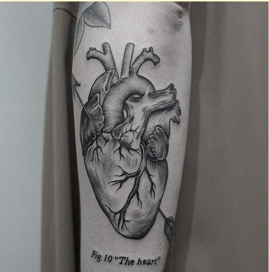 时尚腿部个性心脏纹身图片图片