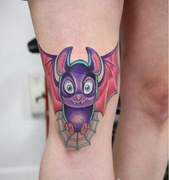 个性腿部漂亮彩色蝙蝠纹身图案图片