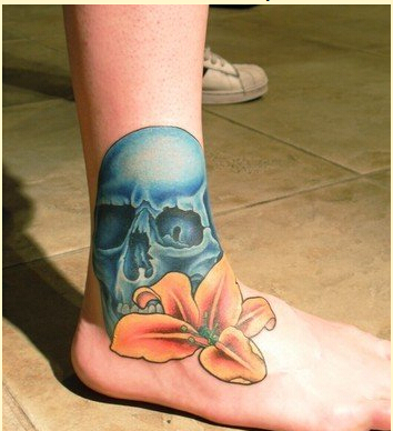 时尚腿部个性骷髅百合纹身图案  图片
