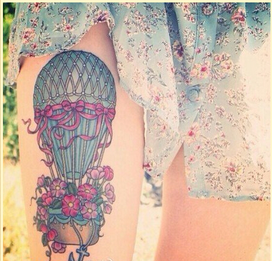 女性腿部漂亮好看的彩色热气球纹身图图片