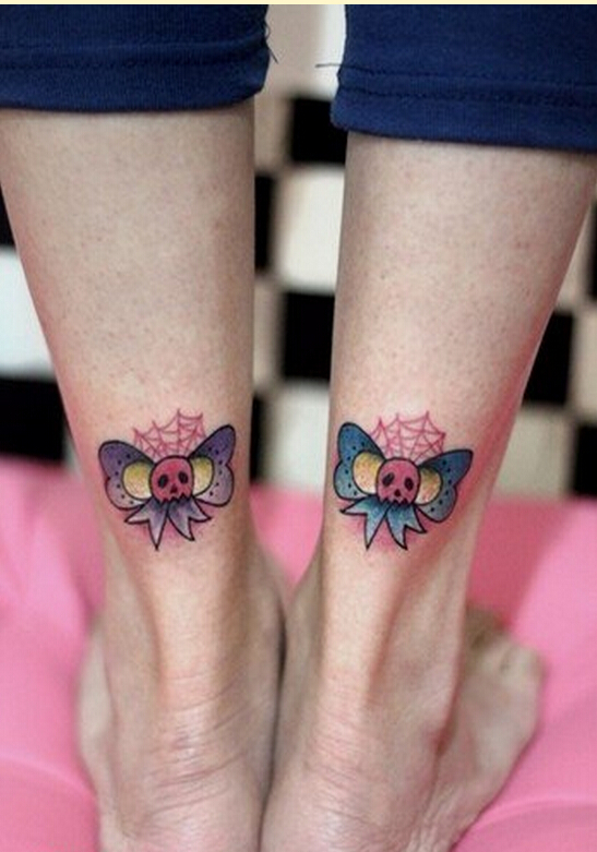 漂亮腿部好看的彩色蝴蝶结骷髅纹身图图片