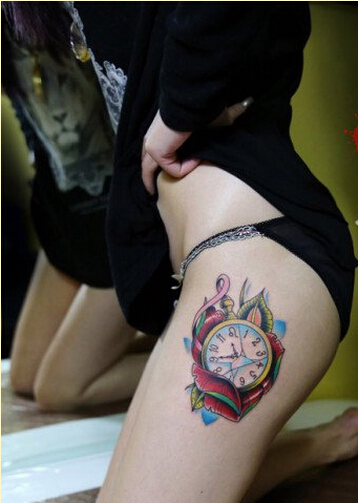 美女腿部时尚好看的怀表纹身图案图片