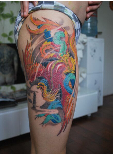 美女腿部华丽好看的凤凰纹身图案  图片