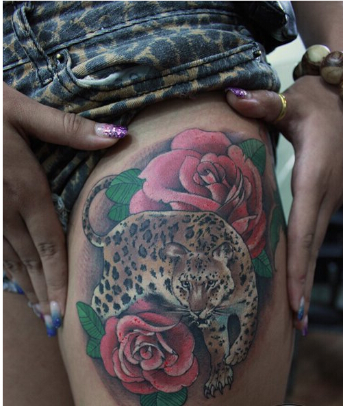 美女腿部时尚好看的豹子与玫瑰花纹身图片