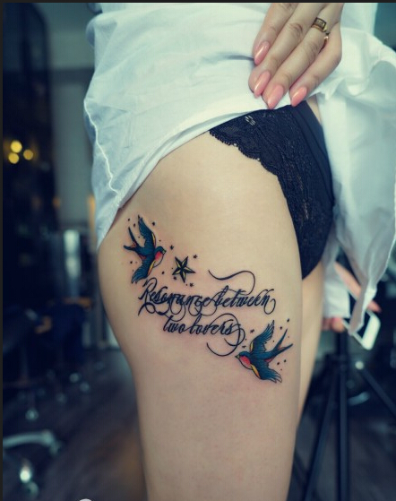 女性腿部精美好看的燕子字母纹身图案图片