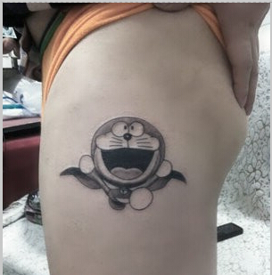 个性腿部时尚感慨道机器猫纹身图案  图片