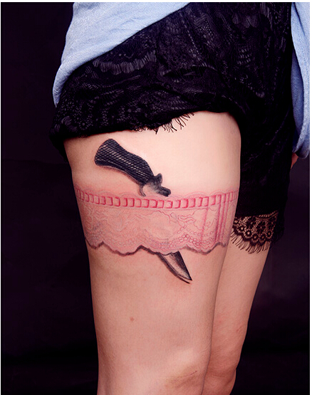 时尚美女腿部漂亮好看的蕾丝纹身图案图片