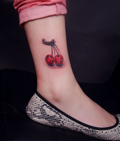 美女腿部漂亮时尚好看的樱桃纹身图案图片