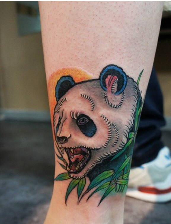 腿部时尚好看的彩色愤怒熊猫纹身图案图片
