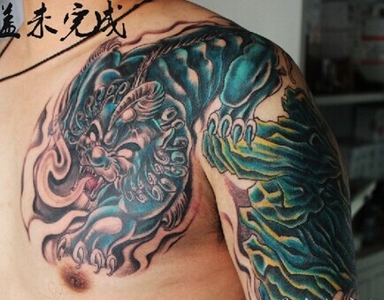 帅气的招财圣兽 貔貅半甲刺青