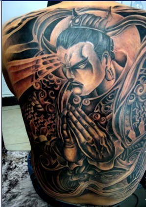 满背二郎神黑白纹身图案