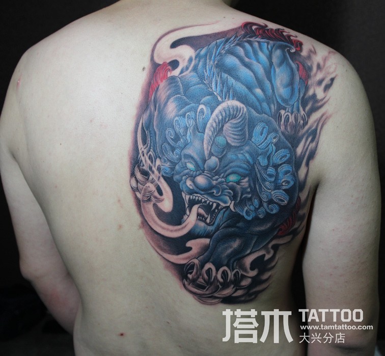 男士肩膀貔貅纹身图案