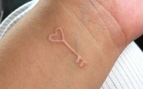 一组小清新鸽子血纹身图案