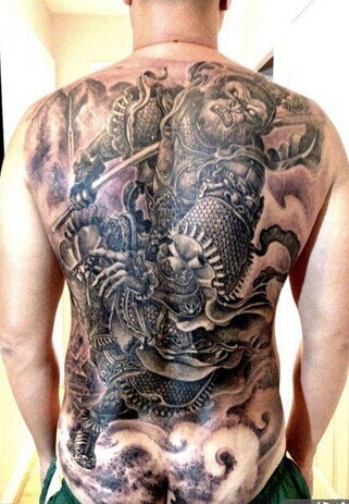 霸气外露的满背孙悟空纹身