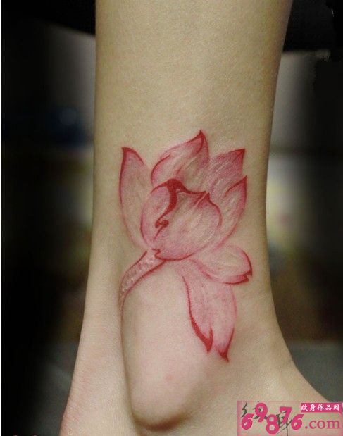 脚踝盛开荷花时尚纹身图片