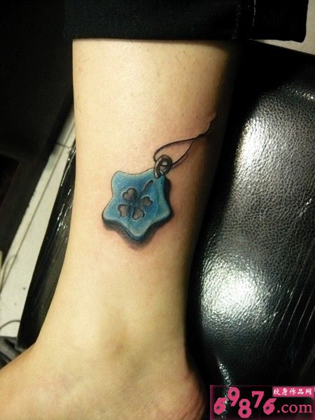 脚踝美丽五角星项链纹身图片