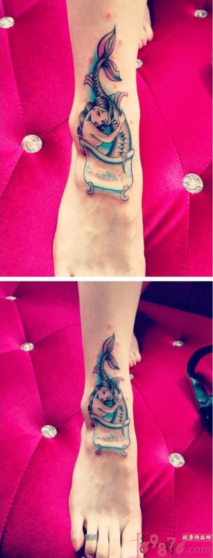 脚背彩色美人鱼洗澡纹身图片