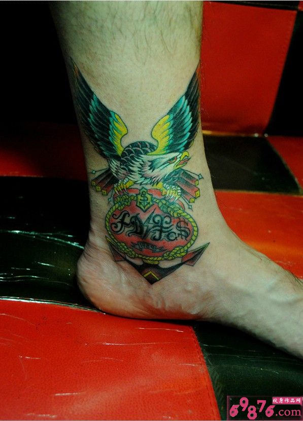 老鹰叼船锚欧美纹身图片