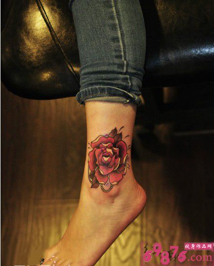 娇艳玫瑰花脚踝纹身图片