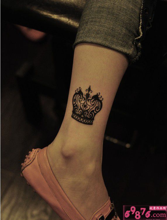 脚踝皇冠清新欧美纹身图片