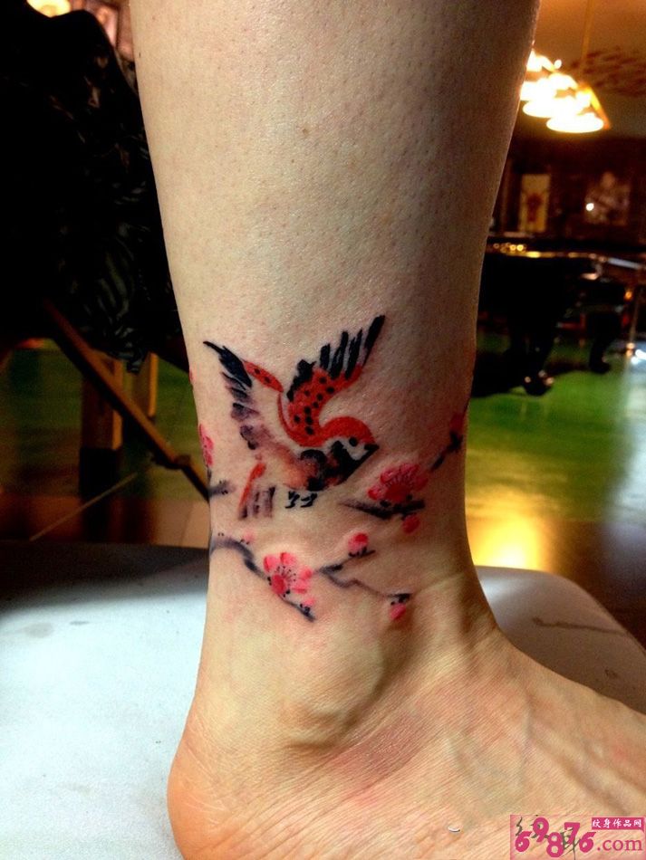 喜鹊梅花脚踝纹身图案图片