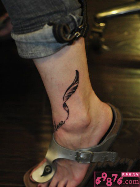 脚踝小清新羽毛刺青图片