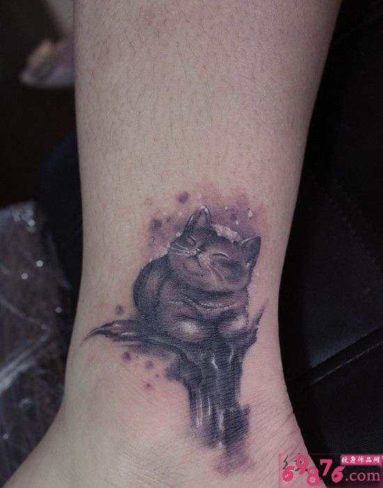 可爱萌猫咪脚踝纹身图片