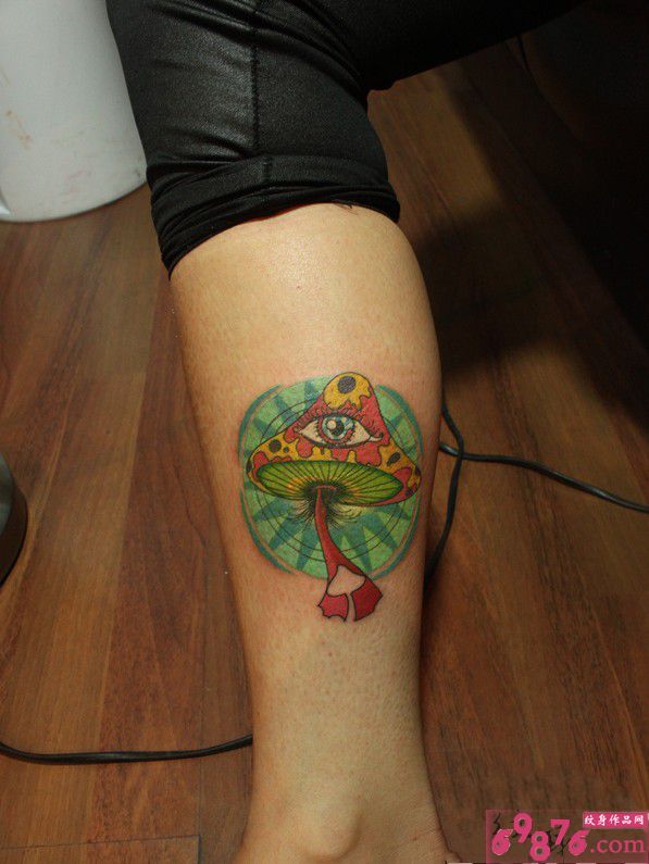 创意眼睛蘑菇脚踝纹身图片