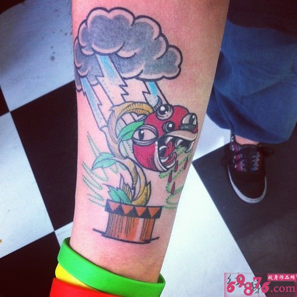 雷电下食人花创意脚踝纹身图片