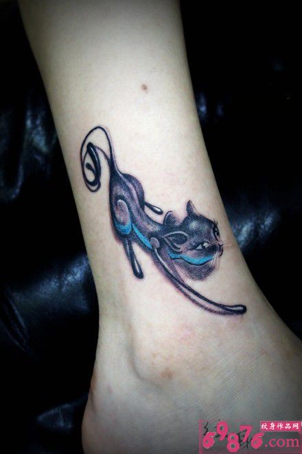 魅惑波斯猫脚踝纹身图片