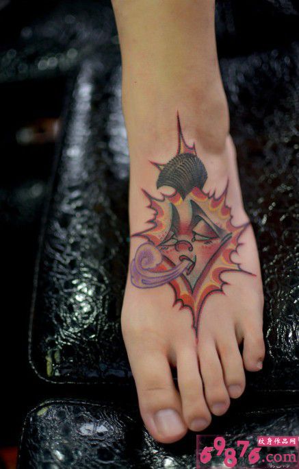 抽象风艺术脚背纹身图片