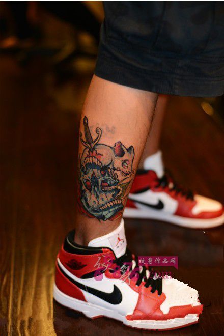 创意骷髅老鼠脚踝纹身图片